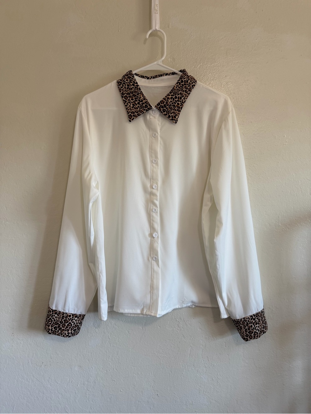 White Leopard Print Collar Cuff Button-Up Blouse XXL